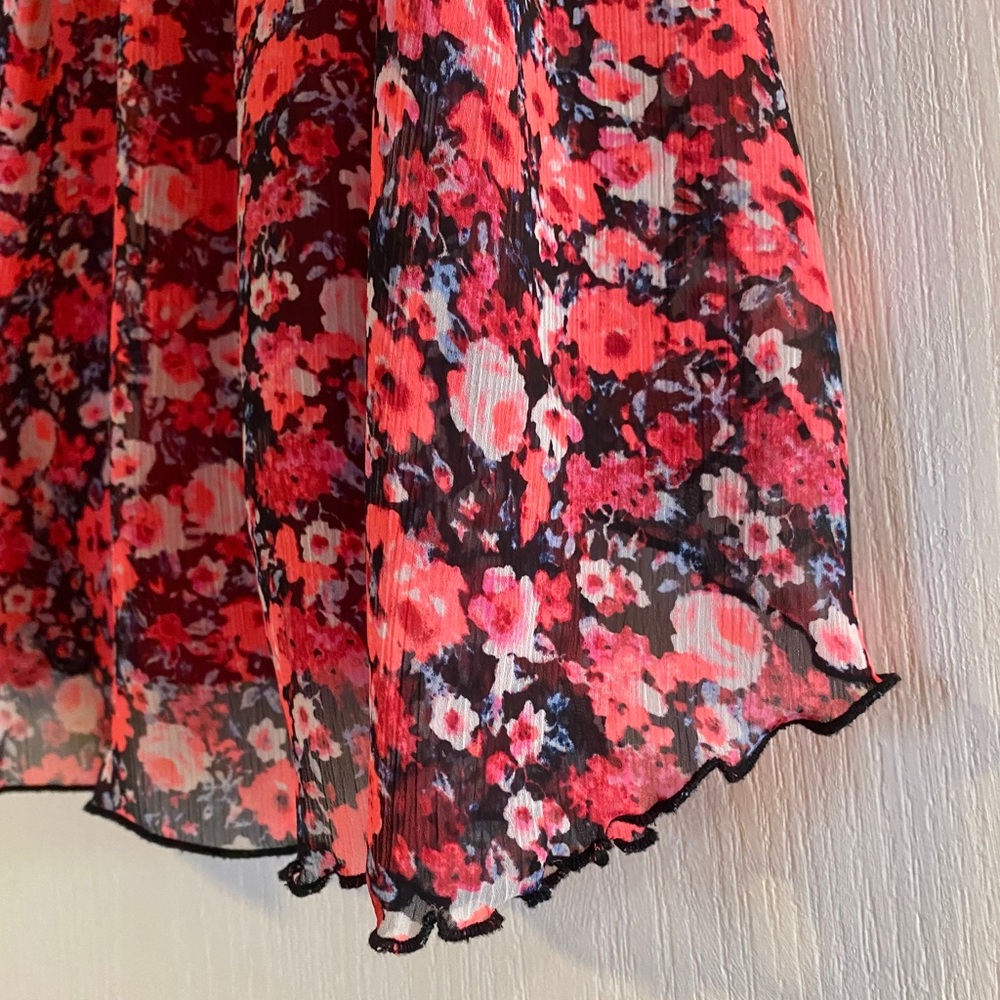 Express Floral Top - Picture 4 of 7